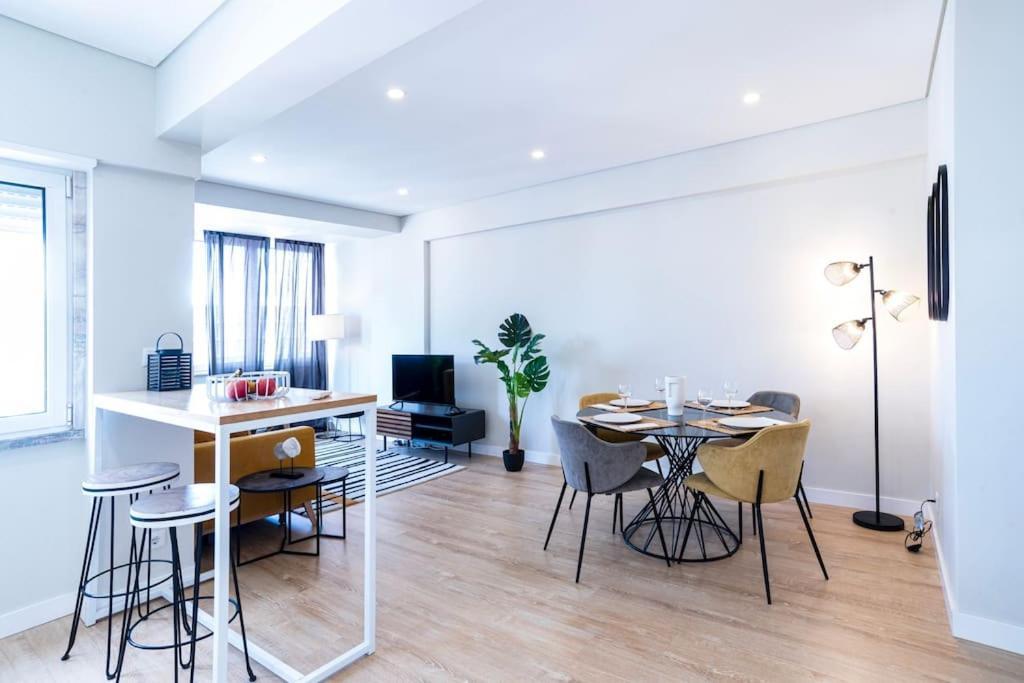 New - Luxury & Bright Apartment Lisboa Exteriör bild